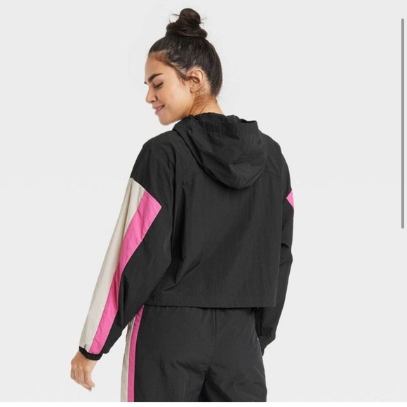 JoyLab Women's 1/2 Zip Colorblock Pullover Windbreaker - Picture 2 of 3